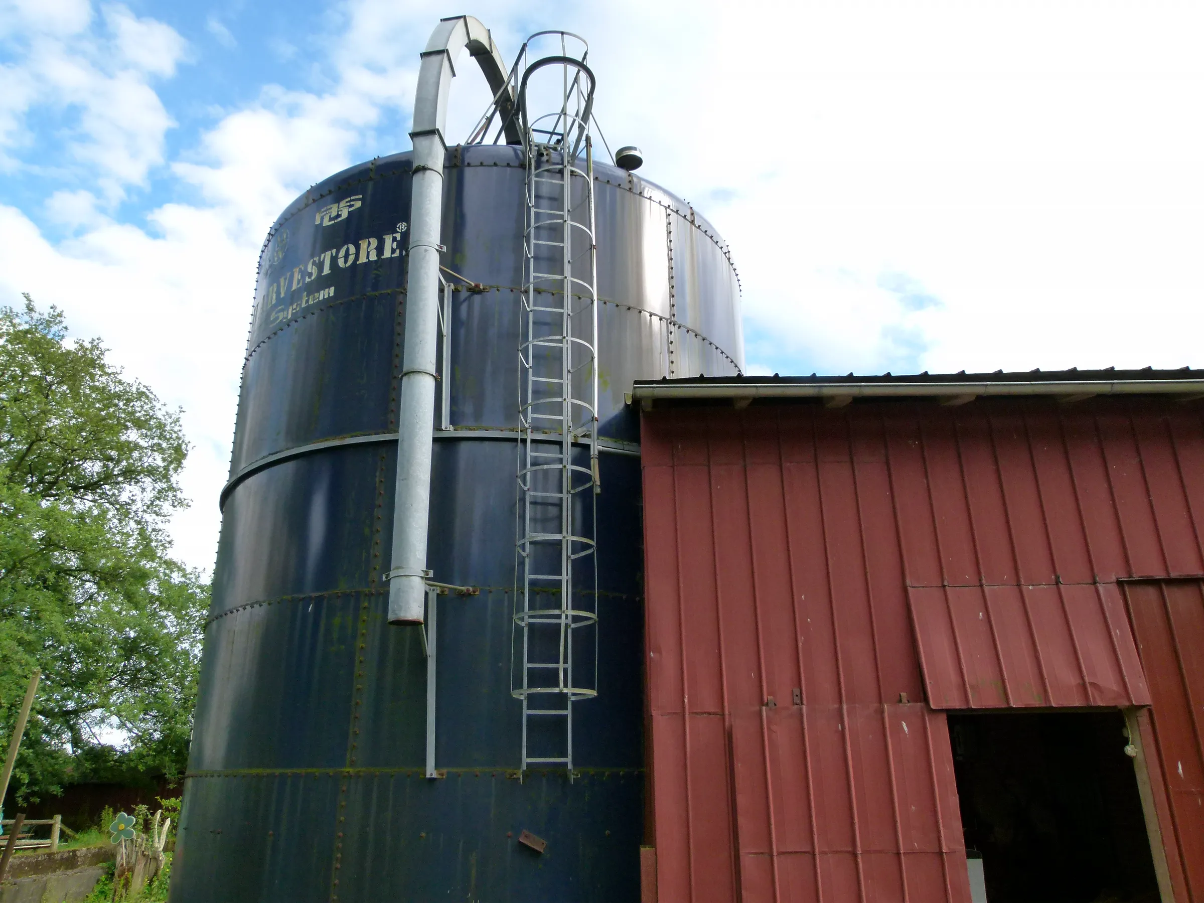 Silo industrial para almacenamiento de granos y cereales
